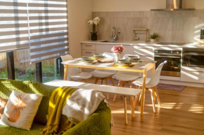 3 bed home with pool table, near Westfield Mall, Christchurch